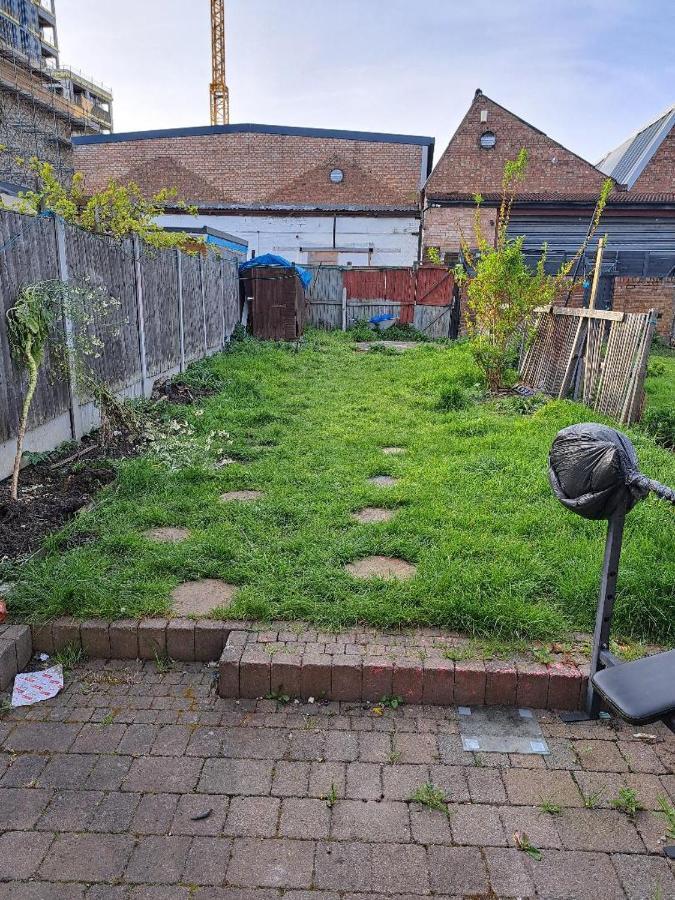 Single Bedroom Near London Seven Kings Train Station Илфорд Экстерьер фото